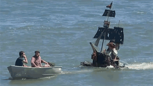 pirate-ship-at-giants-pirates-game-in-san-francisco